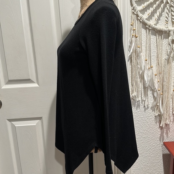 Karen Kane | Asymmetrical Long Sleeve | Small - Picture 4 of 10